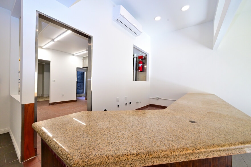 More Photos Of 1487-1491 E Colorado Blvd, Pasadena Storefront Retail Office For Lease