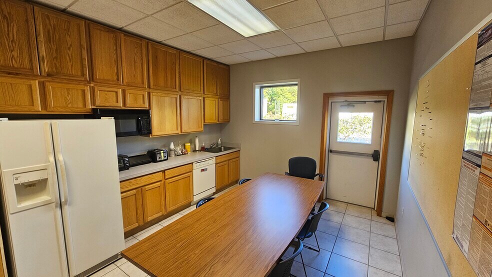 More Photos Of 11801 Grand River Ave, Brighton Manufacturing For Sale