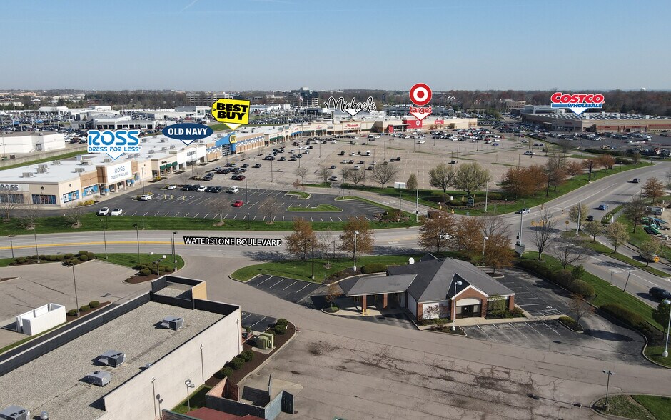 More Photos Of 9934 Waterstone Blvd, Cincinnati Bank For Lease