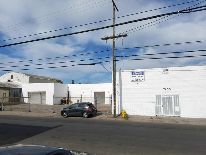 Primary Photo Of 7453 Deering Ave, Canoga Park Warehouse For Lease