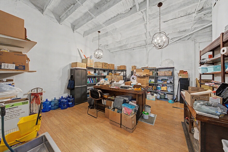 More Photos Of 806 12th St, Belle Plaine Storefront Retail Residential For Sale