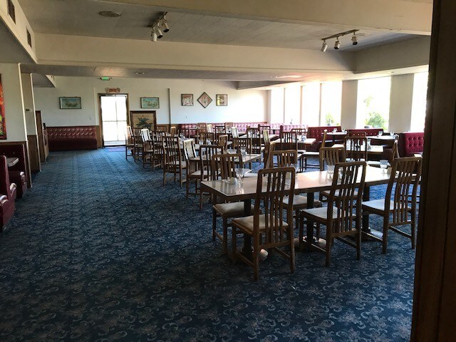 More Photos Of 2288 Country Club Rd, Woodburn Restaurant For Sale