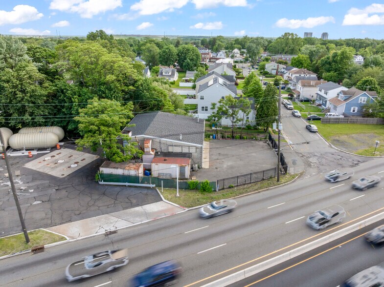 More Photos Of 370 US Highway 1, Edison Auto Repair For Sale