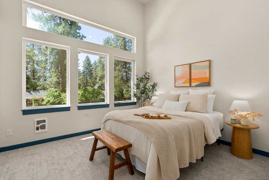 More Photos Of 940 NE Norton Ave, Bend Apartments For Sale
