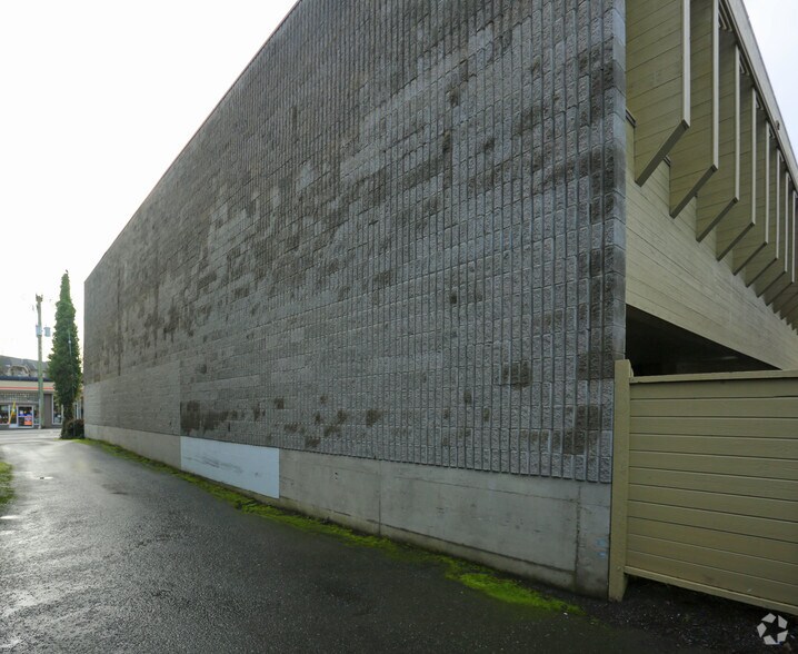 More Photos Of 1770 Fort St, Victoria Office For Lease