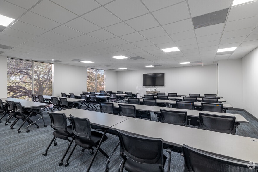 More Photos Of 4606 Centerview, San Antonio Office For Lease