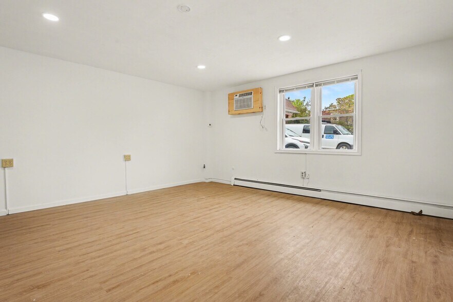 More Photos Of 107 Allison Rd, Oreland Office For Sale