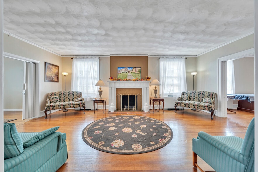 More Photos Of 1001 Franklin Ave SW, Roanoke Funeral Home For Sale