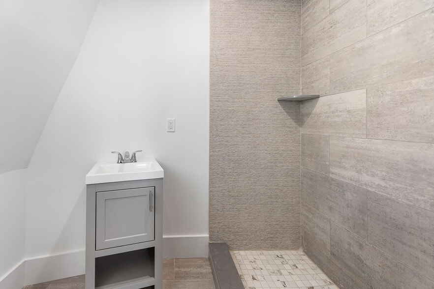 More Photos Of 1935 Spruce St, Philadelphia Apartments For Sale