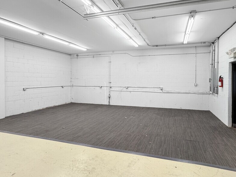 More Photos Of 10 Lafayette St, Washington Storefront Retail Office For Sale