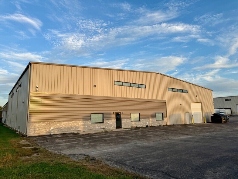 Primary Photo Of 9089 Westphal Ln, Neenah Industrial For Lease