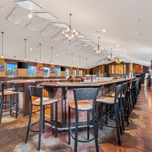 More Photos Of 28747 N Lake Dr, Waterford Restaurant For Lease