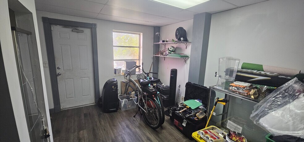 More Photos Of 803 Lake Ave, Lake Worth Storefront For Sale