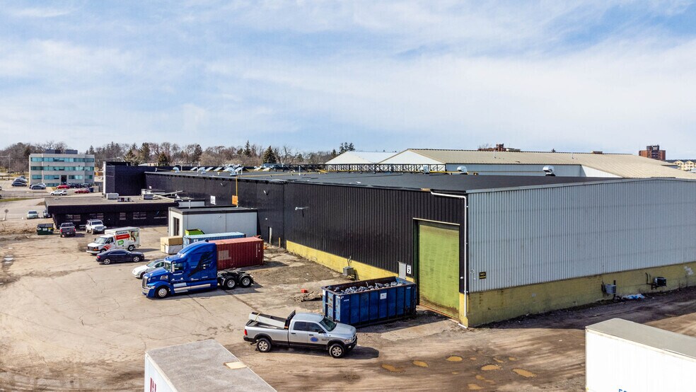 More Photos Of 4256 Carroll Ave, Niagara Falls Warehouse For Lease