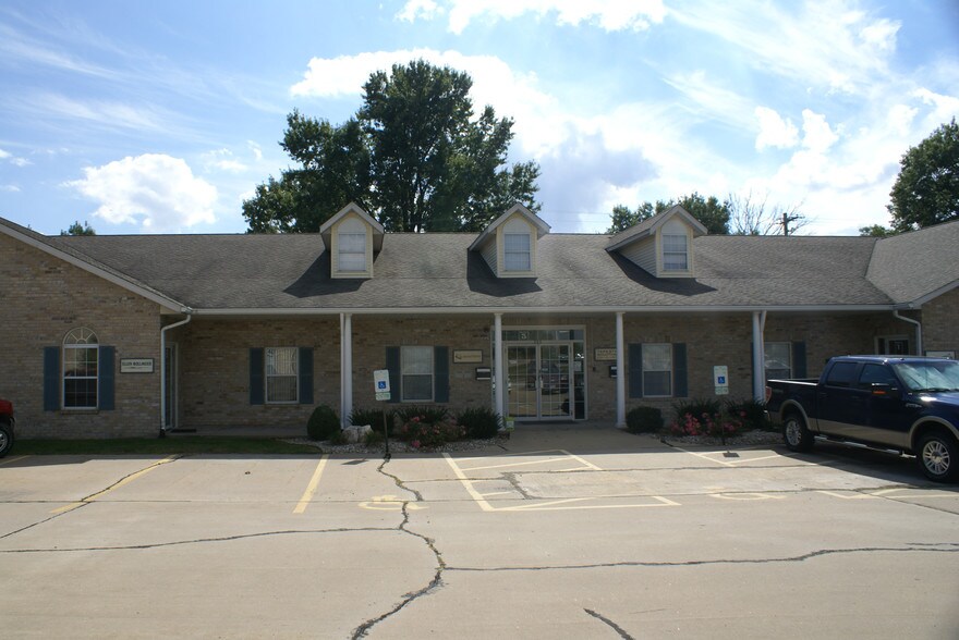 More Photos Of 723 Seibert Rd, Scott Afb Office For Lease