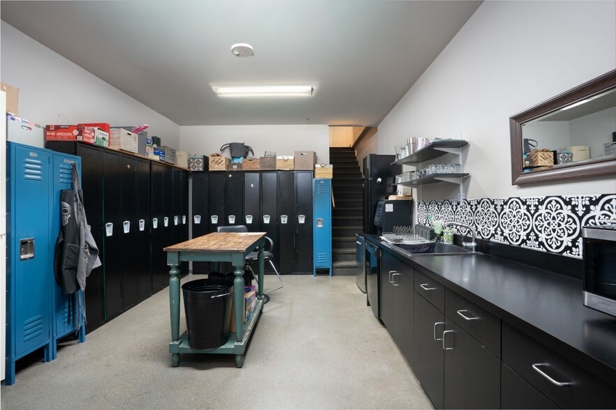 More Photos Of 1515 Dock St, Tacoma Apartments For Sale