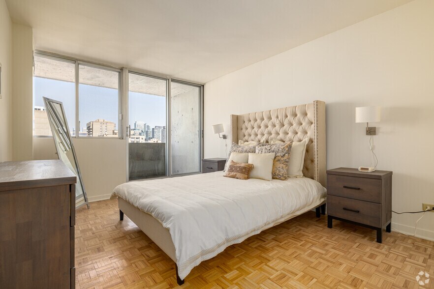 More Photos Of 2021 Av Atwater, Montréal Apartments For Lease