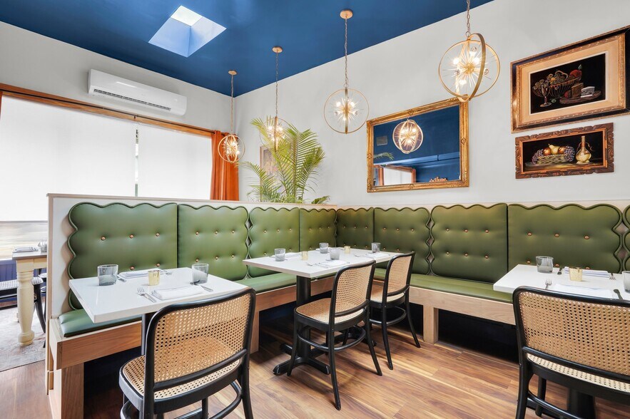 More Photos Of 2312 Abercorn St, Savannah Storefront Retail Residential For Sale