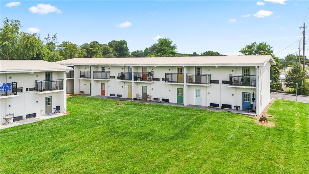 More Photos Of 15589 Lee Hwy, Bristol Apartments For Sale