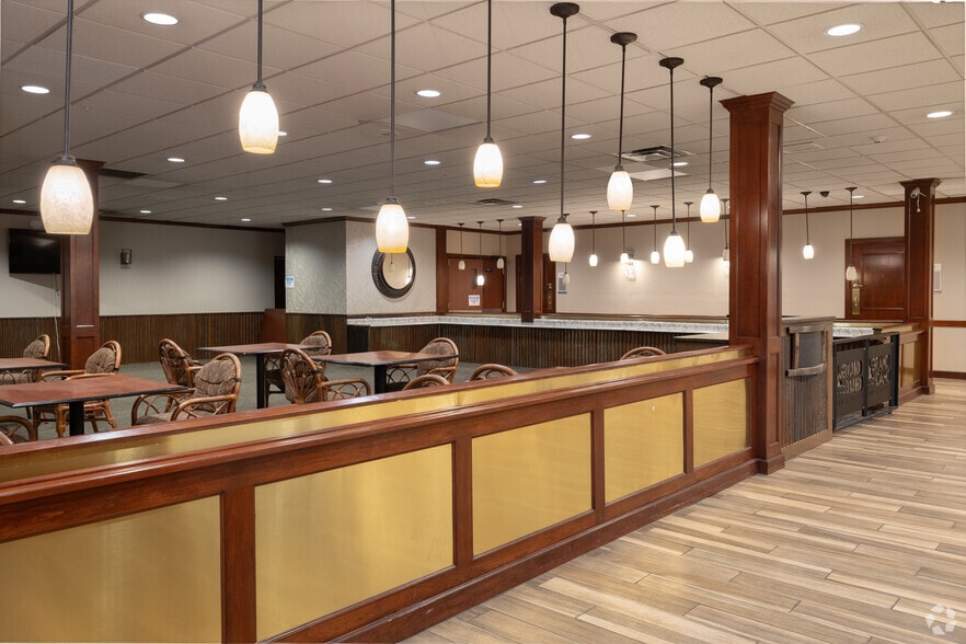 More Photos Of 1399 Bench Rd, Pocatello Hotel For Sale