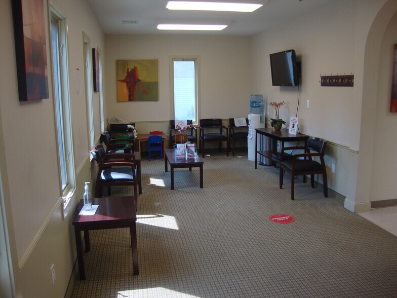 More Photos Of 167 Main St, Metuchen Medical For Lease