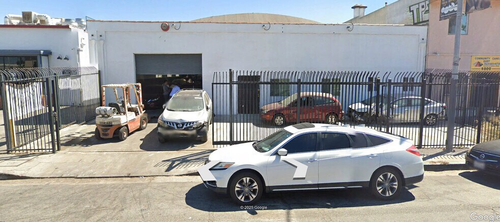 Primary Photo Of 6740 Crenshaw Blvd, Los Angeles Auto Repair For Lease