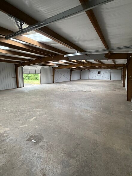 More Photos Of 914 White St E, Rock Hill Service For Lease