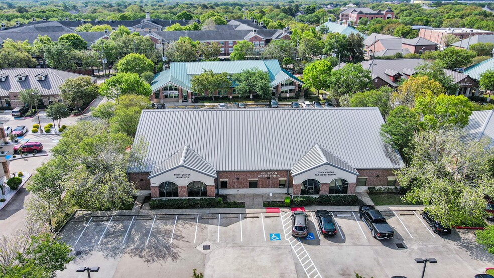 More Photos Of 3521 Town Center Blvd, Sugar Land Medical For Lease