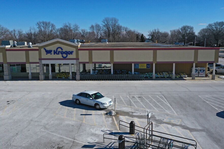 More Photos Of 1741 E Chestnut St, Canton Storefront For Lease