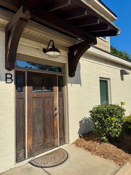 More Photos Of 8219 N Crossing Ct, Fortson Office For Lease