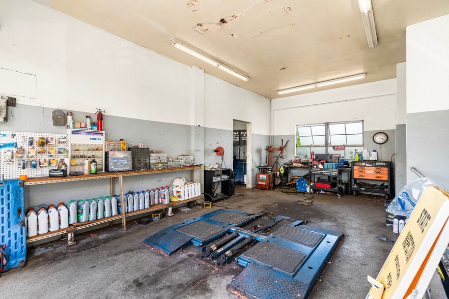 More Photos Of 94-825 Waipahu St, Waipahu Auto Repair For Sale