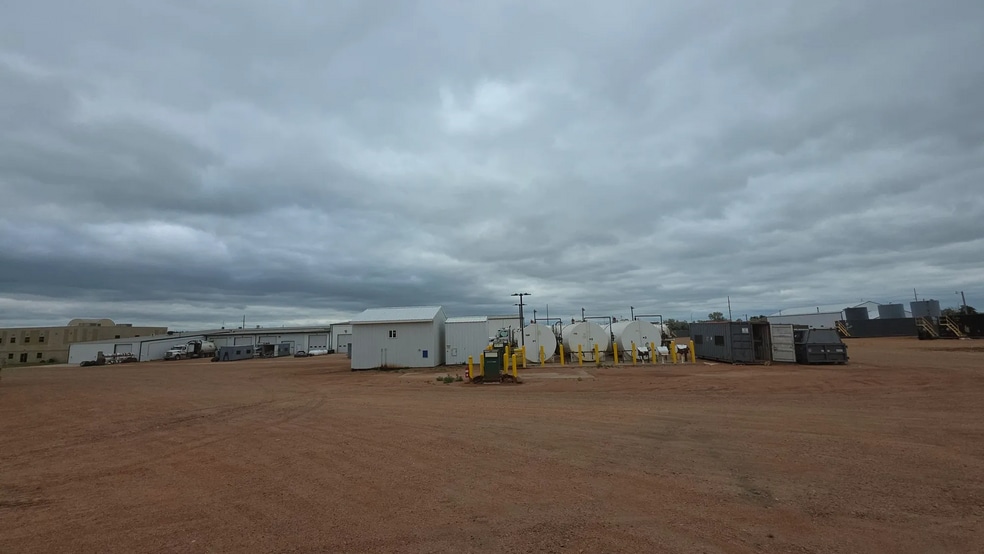 More Photos Of 3711 4th Ave NE, Watford City Truck Terminal For Sale