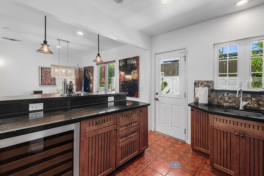 More Photos Of 520 Chuckwalla Rd, Palm Springs Apartments For Sale
