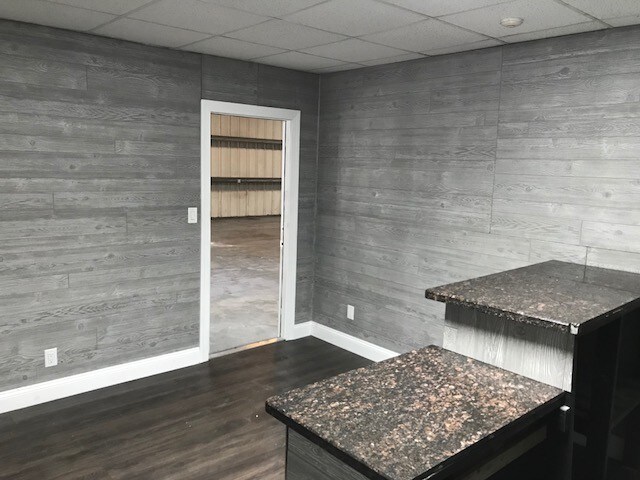 More Photos Of 825 15th St, Lake Park Warehouse For Lease