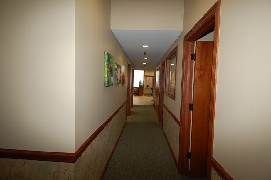 More Photos Of 640 Highway 1 W, Iowa City Office For Sale