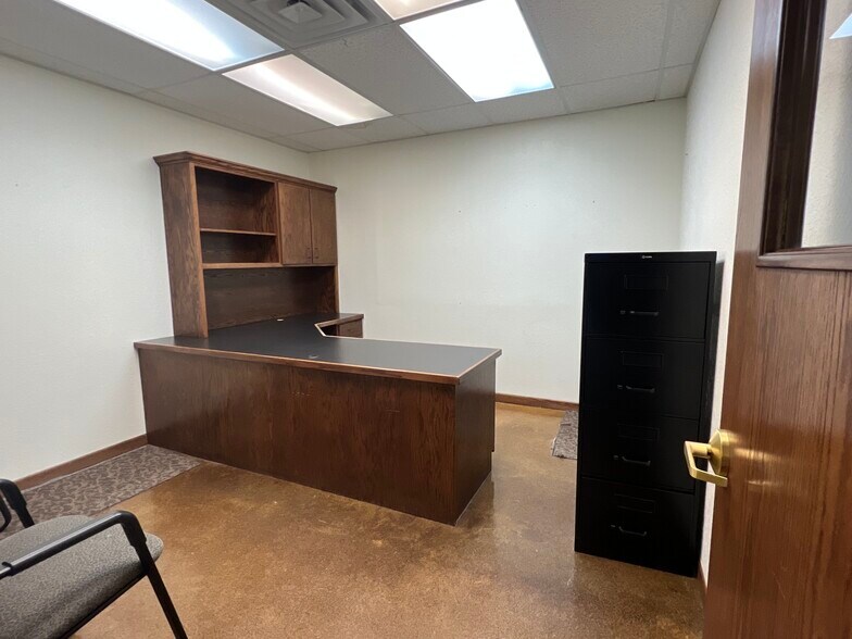More Photos Of 4301 Danhil Dr, Brownwood Manufacturing For Lease