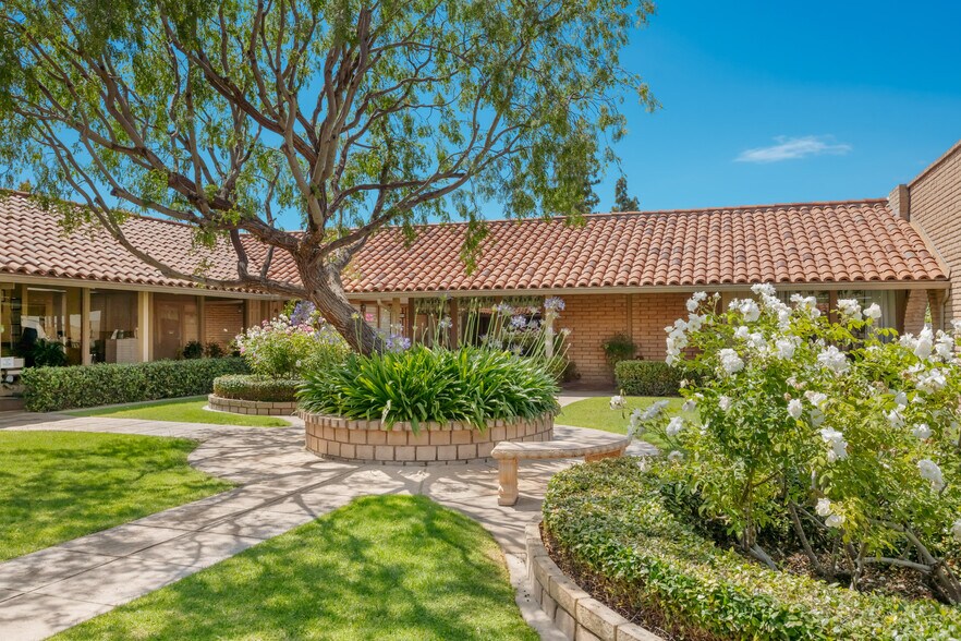 More Photos Of 13362 Newport Ave, Tustin Unknown For Lease
