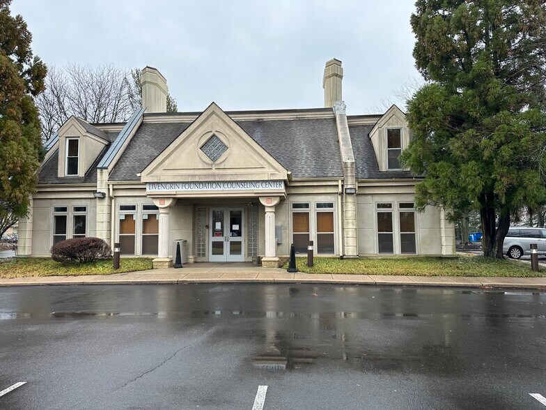 More Photos Of 195 Bristol Oxford Valley Rd, Langhorne Bank For Sale