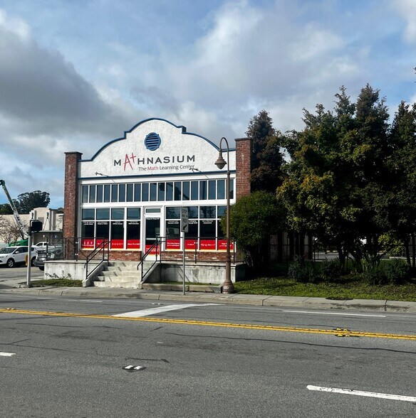 More Photos Of 1642 Mission St, Santa Cruz Freestanding For Lease