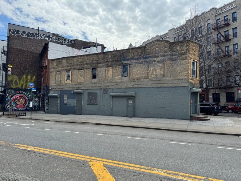 More Photos Of 373 S 1st St, Brooklyn Storefront Retail Office For Lease