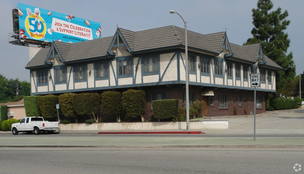 More Photos Of 3871 E Colorado Blvd, Pasadena Office For Lease