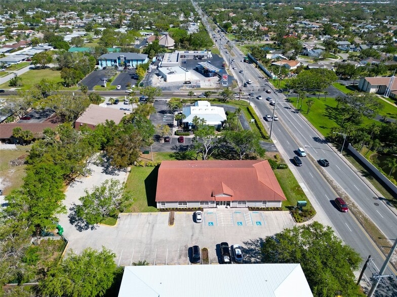 More Photos Of 7100 S Beneva Rd, Sarasota Office For Lease