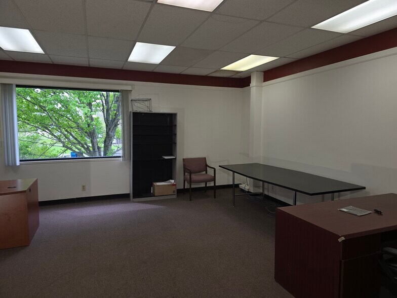 More Photos Of 8310 Airport Hwy, Holland Warehouse For Sale