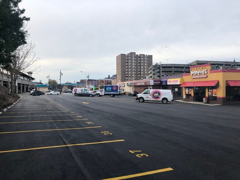 More Photos Of 237-251 Market St, Paterson Storefront Retail Office For Lease