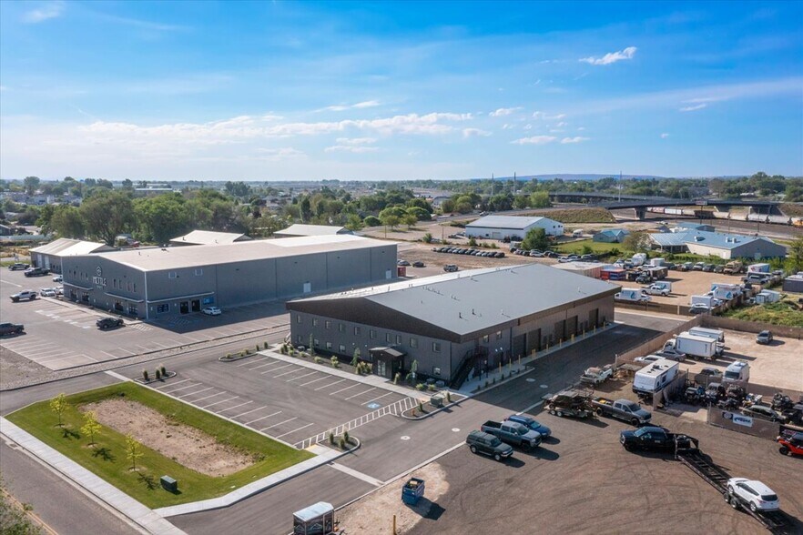 More Photos Of 2945 Badger Dr, Nampa Flex For Lease