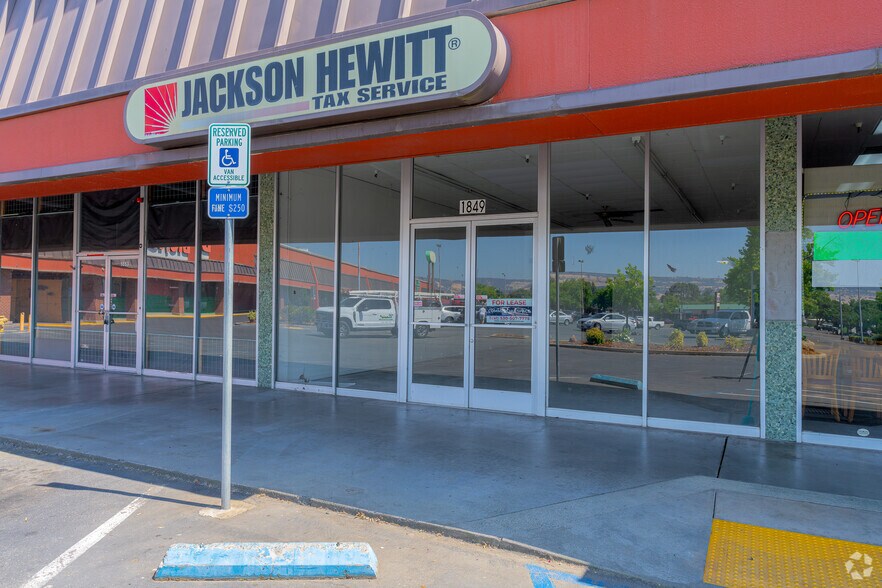 More Photos Of 1815-1985 Oro Dam Blvd E, Oroville Department Store For Sale