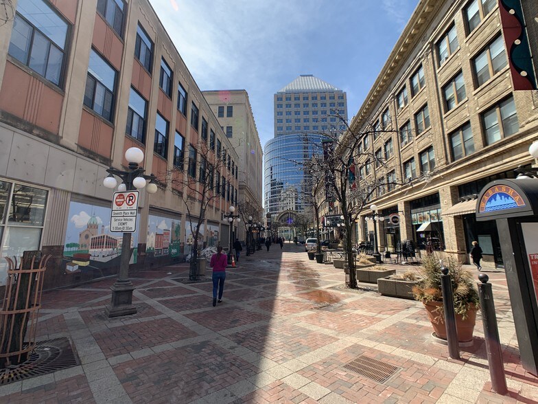 More Photos Of 419-425 Wabasha St N, Saint Paul Loft Creative Space For Sale