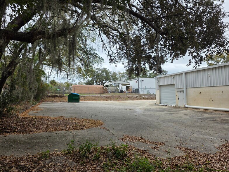 More Photos Of 6800 Edgewater Commerce Pky, Orlando Warehouse For Sale