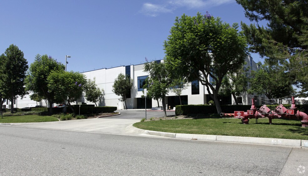 More Photos Of 11900 Cabernet Dr, Fontana Warehouse For Lease