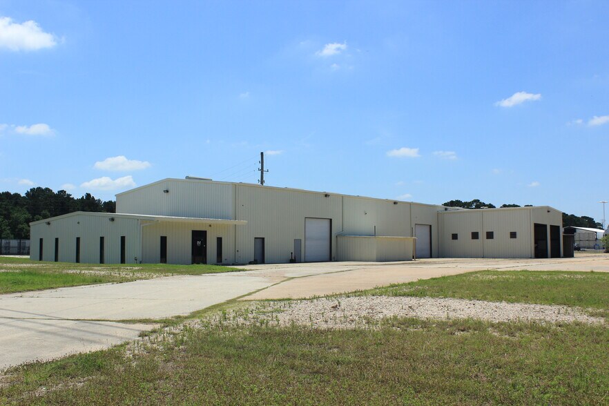More Photos Of 11117 Mahaffey Rd, Tomball Manufacturing For Sale